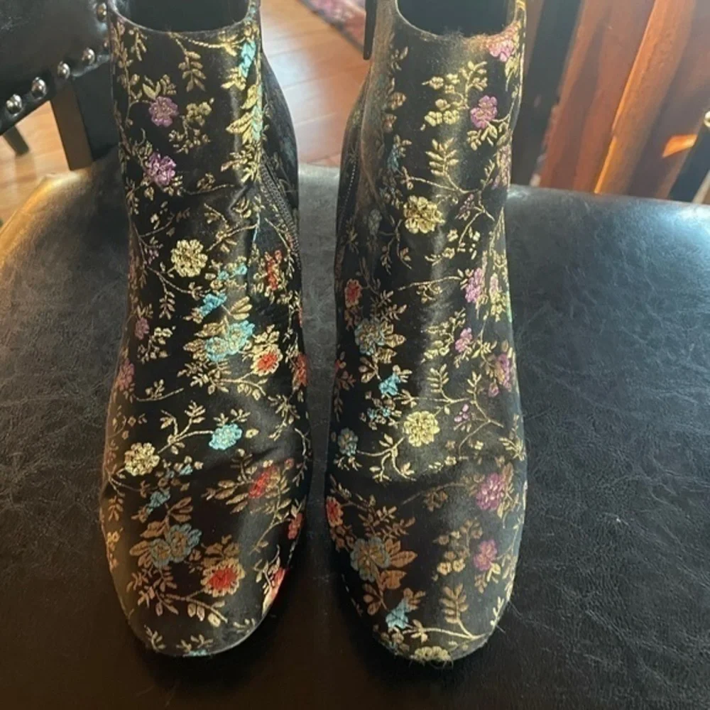 Flower ankle high booties